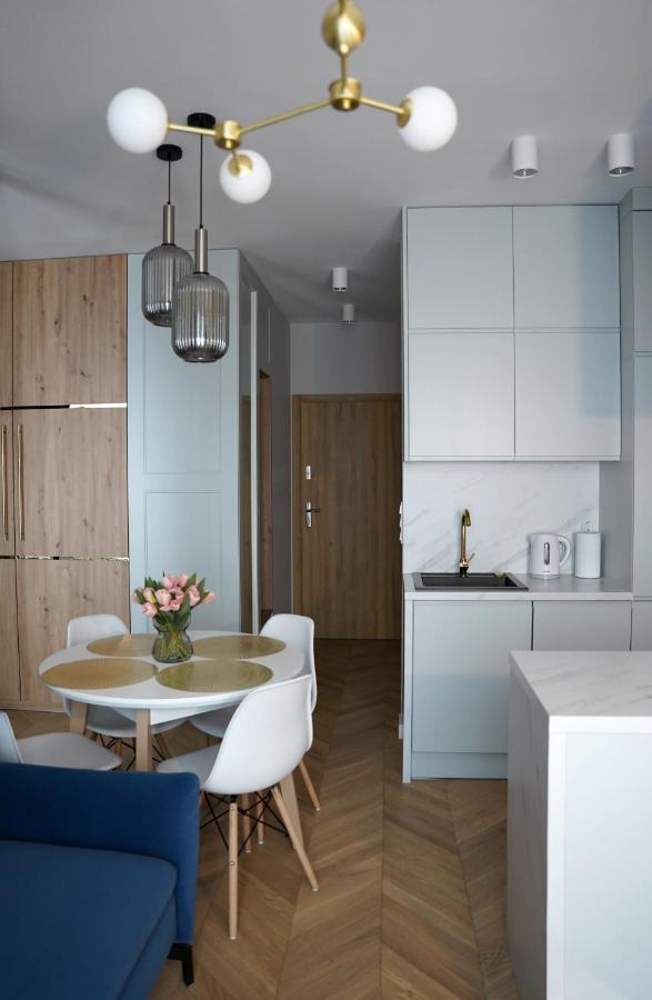 Apartamenty Metro Targowek 27 Warschau Exterior foto
