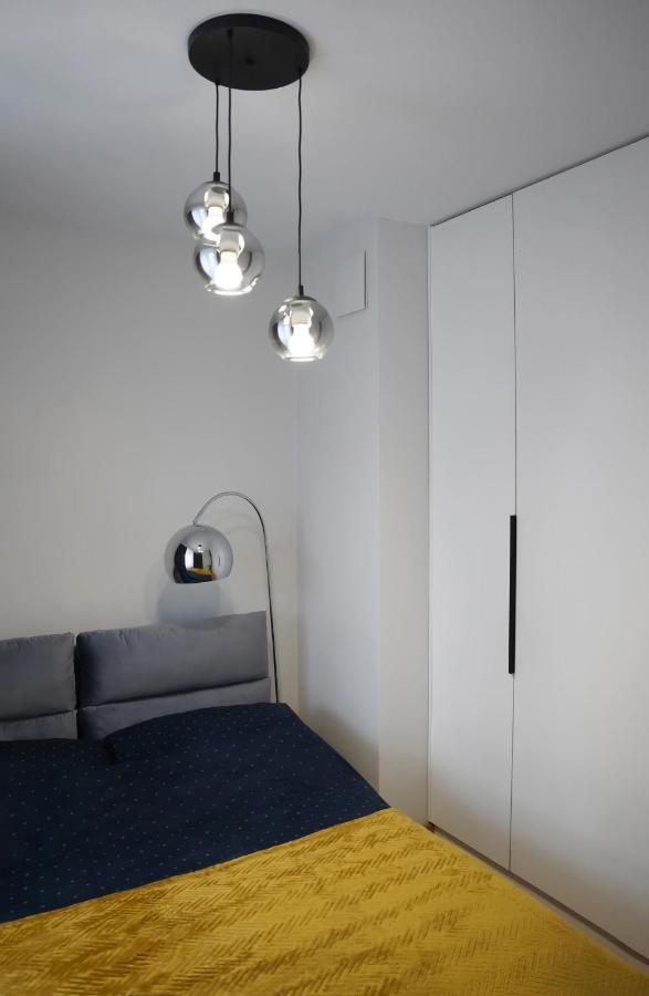 Apartamenty Metro Targowek 27 Warschau Exterior foto
