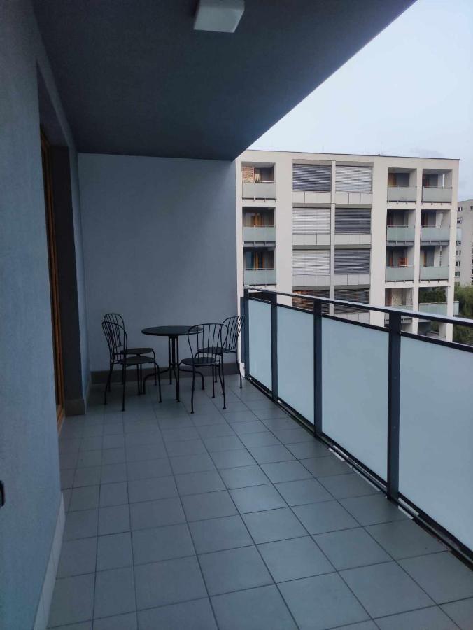 Apartamenty Metro Targowek 27 Warschau Exterior foto