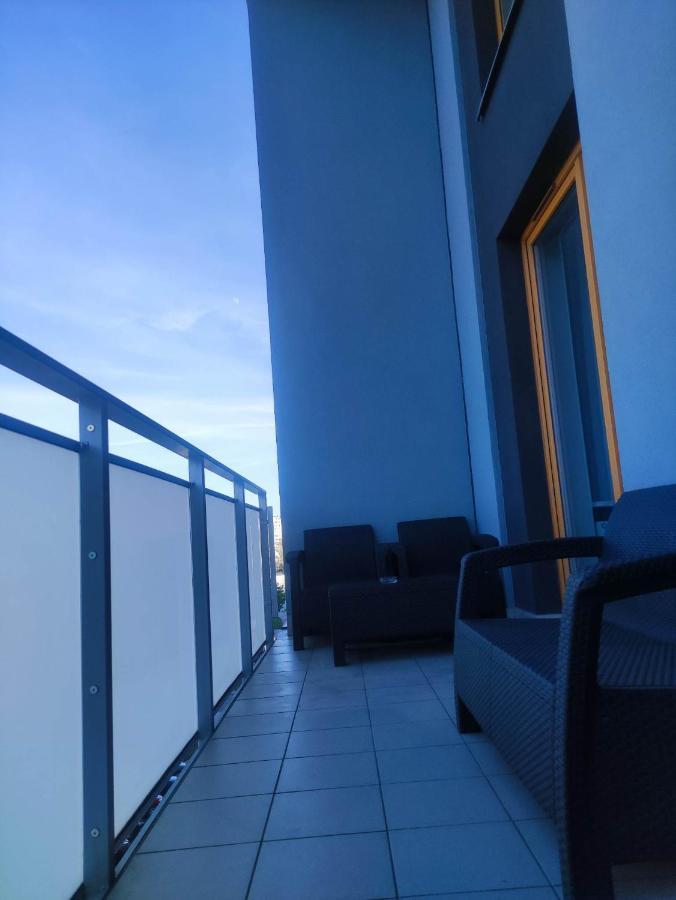 Apartamenty Metro Targowek 27 Warschau Exterior foto